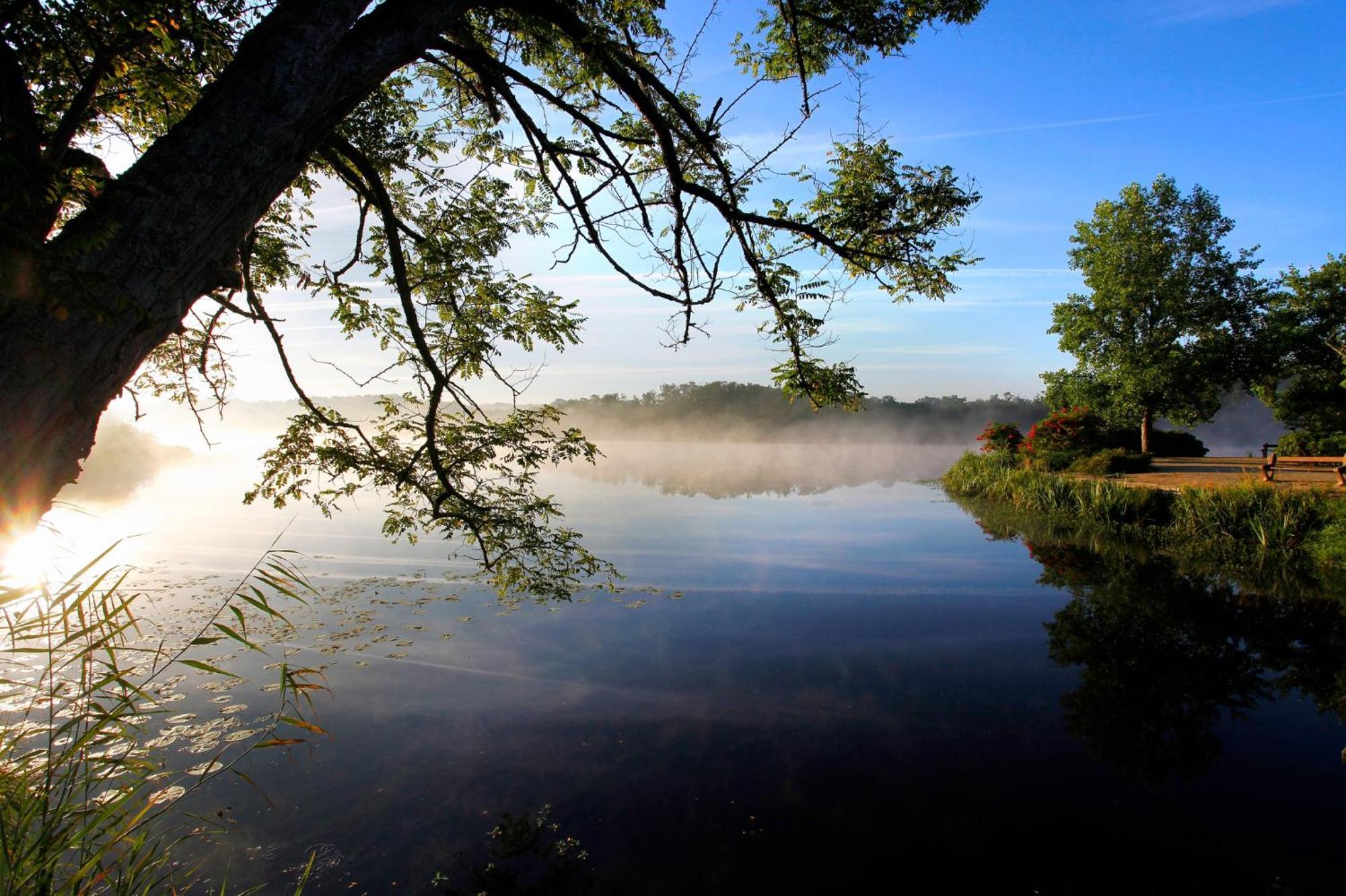 Vk Lake Aureilhan  Buitenkant foto